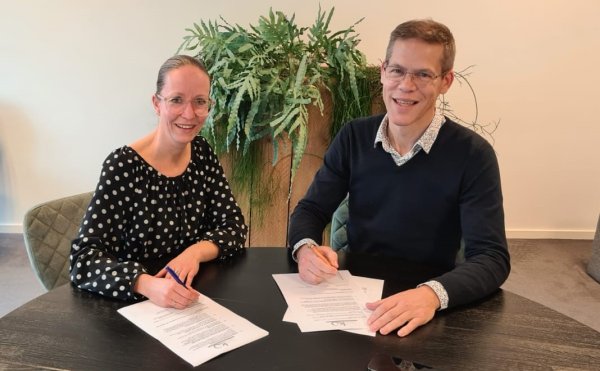 ondertekening-sponsorovereenkomst-quebble-bdko-3-jaar-klein